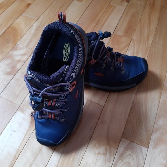 Keen Other - Keen Hiking Shoes boys sz 2
